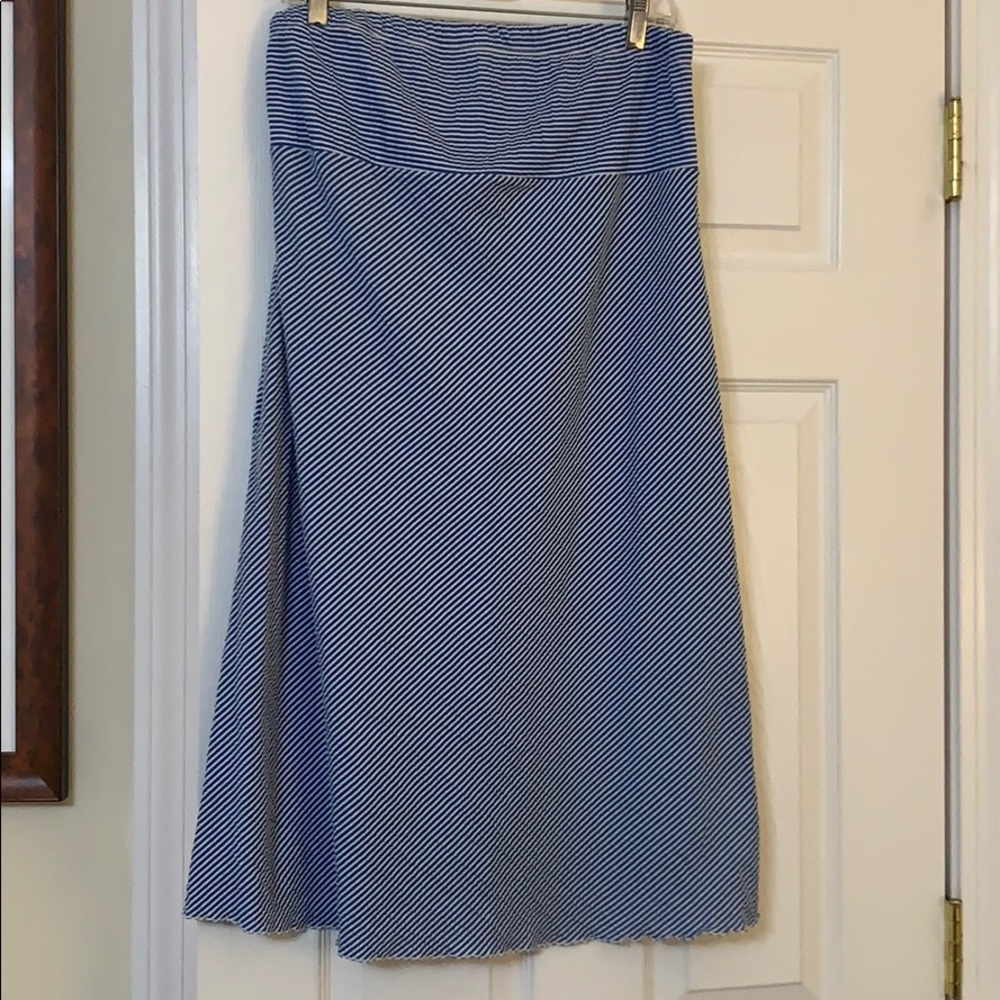 Strapless maternity dress